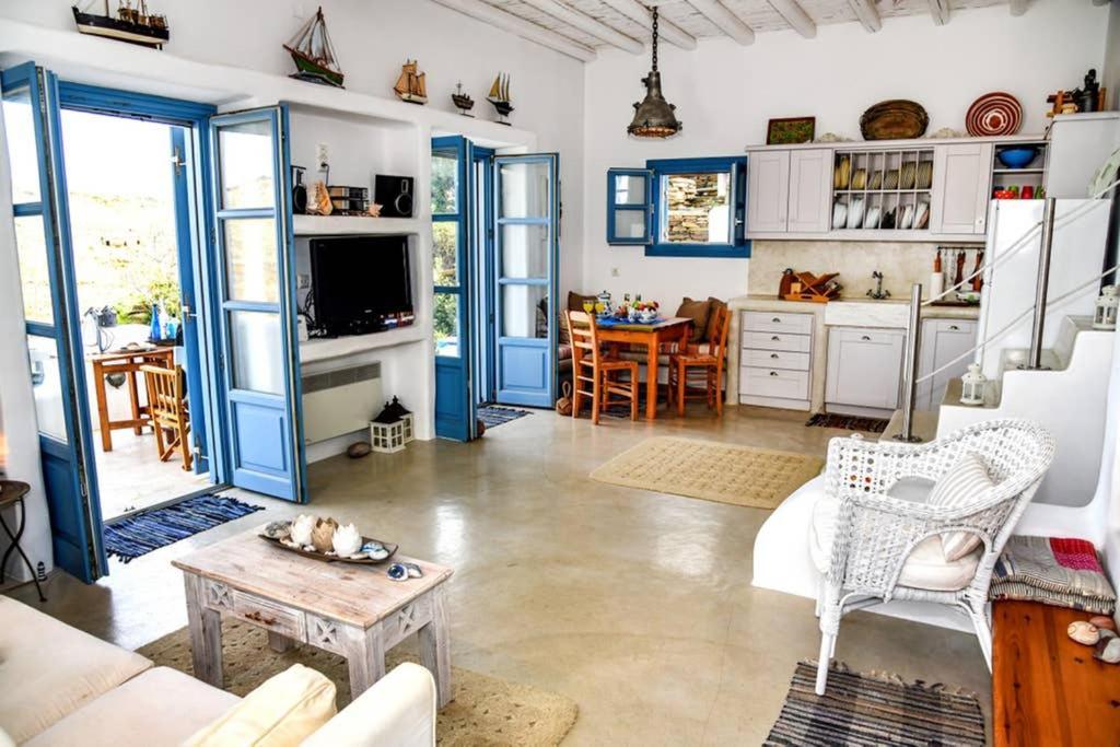 Villa Niloya Kythnos Loutrá Buitenkant foto