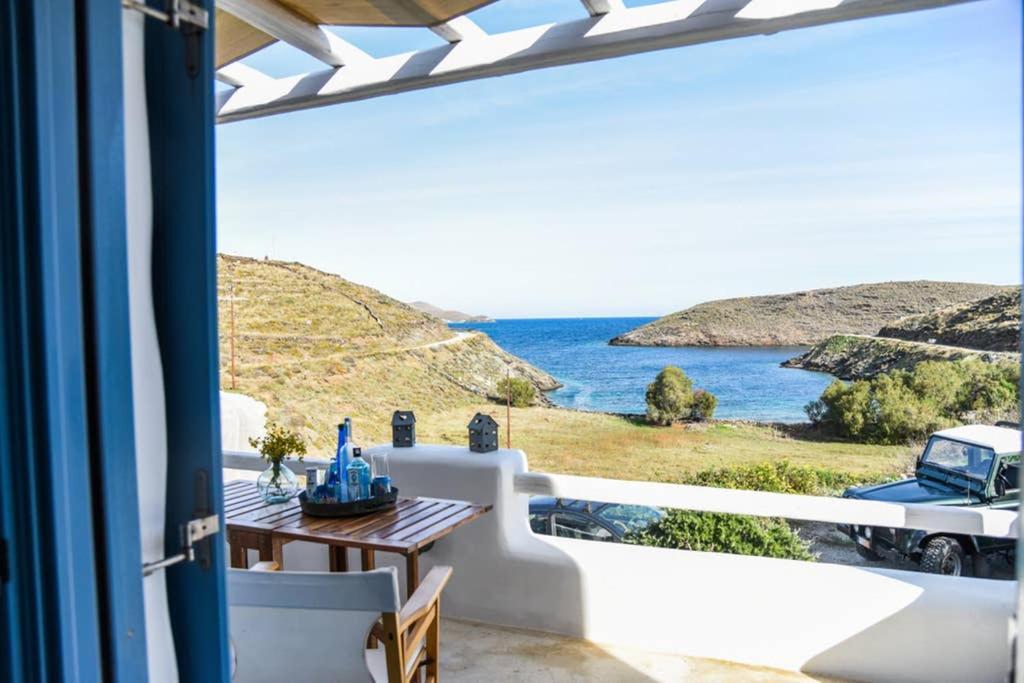 Villa Niloya Kythnos Loutrá Buitenkant foto
